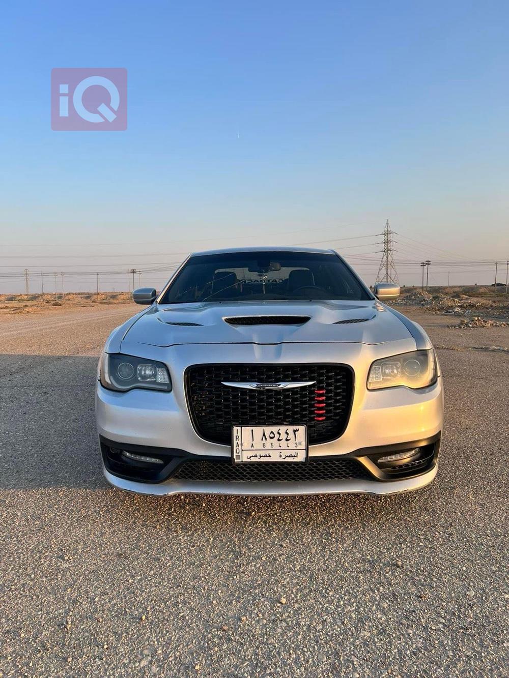 کرایسلەر 300